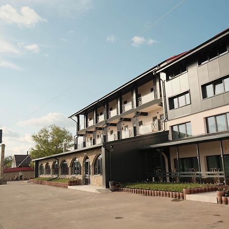 Hanul Ursilor Târgu Neamţ Bagian luar foto