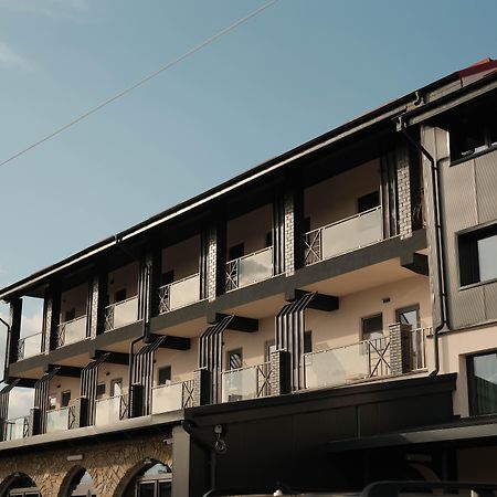 Hanul Ursilor Târgu Neamţ Bagian luar foto